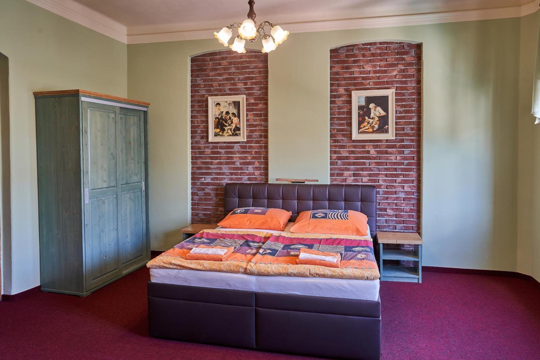 Pension Ulrika - Ubytovani Pod Hradem Loket ภายนอก รูปภาพ