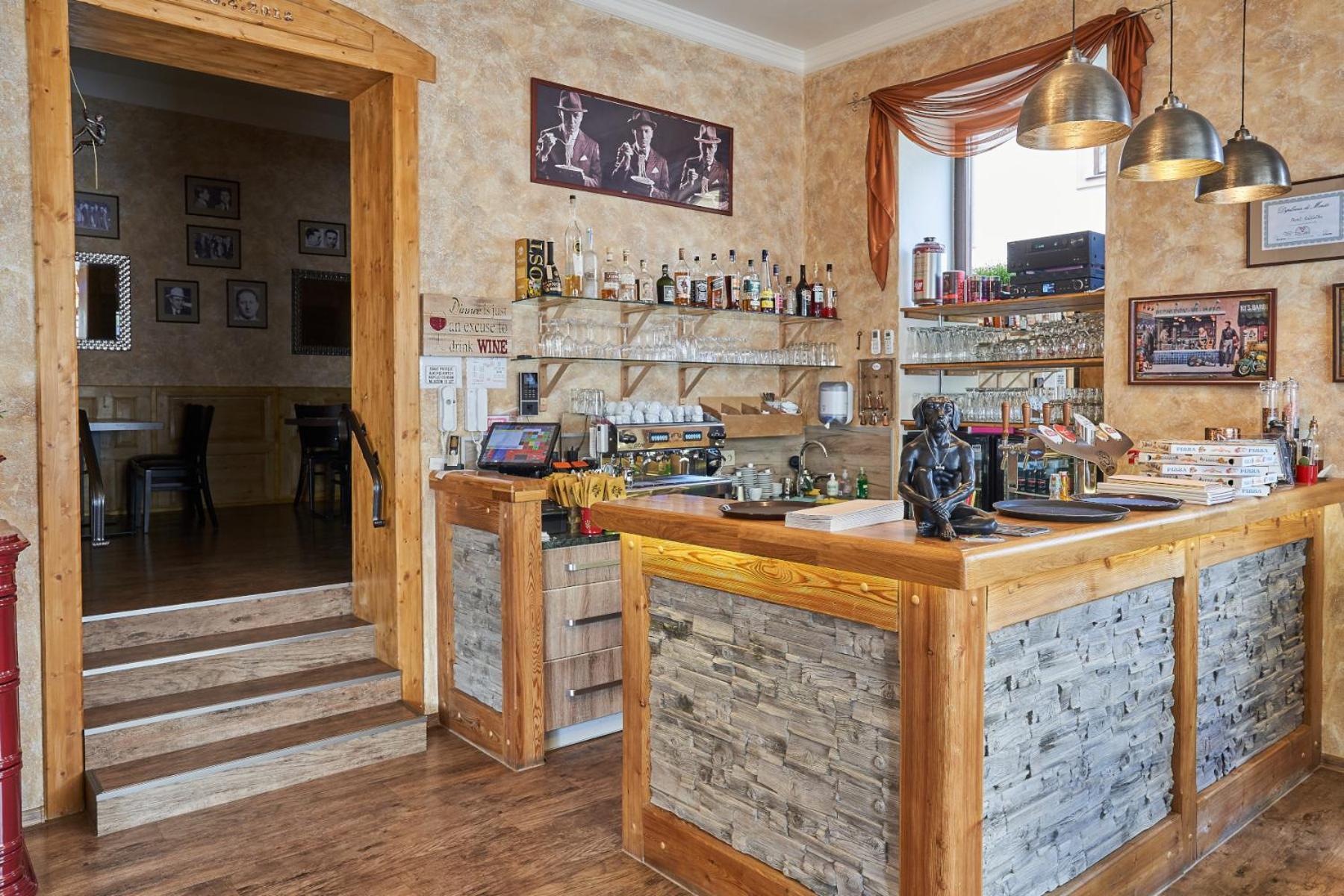 Pension Ulrika - Ubytovani Pod Hradem Loket ภายนอก รูปภาพ